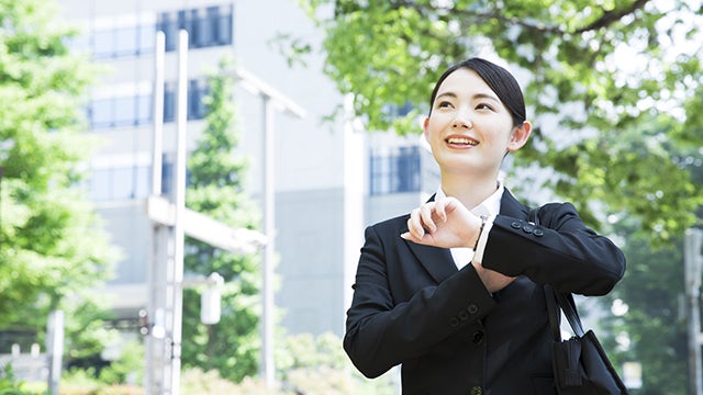 就活・転職の面接で腕時計は付けるべき?理由や選び方、注意点を徹底解説!
