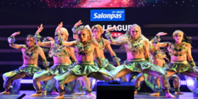 プロダンスリーグ「第一生命 D.LEAGUE 23-24」(Dリーグ)のレギュラーシーズンROUND.2が11月13日、東京の江東区にある東京ガーデンシアターで開催された。ビジュアル面での圧倒的なインパクトとVOGUEとの高い親和性、高度な技術力と複雑な動きでも揺るがない高いシンクロ性、観客を一瞬で自分たちの世界観に引き込む力が抜群だったMONOLIZが、 RAISERZを下したバトルだった。