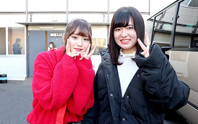 ゆるもちさんと記念撮影する青木さん