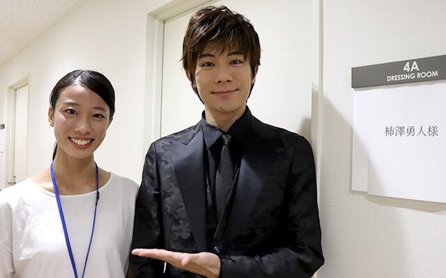控室前でのリハーサル前の柿澤さんと足立さん