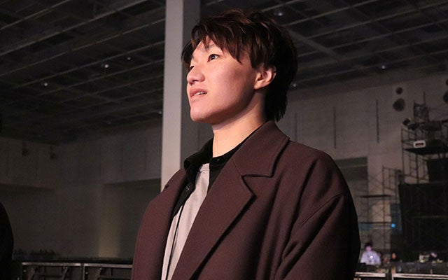 リハーサルを見学する福島さん