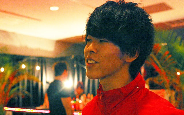 英語で話しかけられ戸惑う様子
