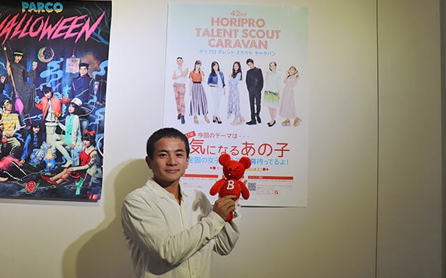 白シャツと坊主頭がトレードマークの佐藤君