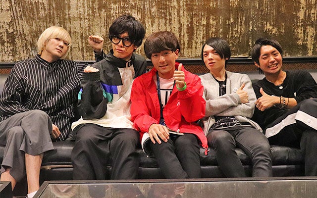 BLUE ENCOUNTと大村さんの記念写真