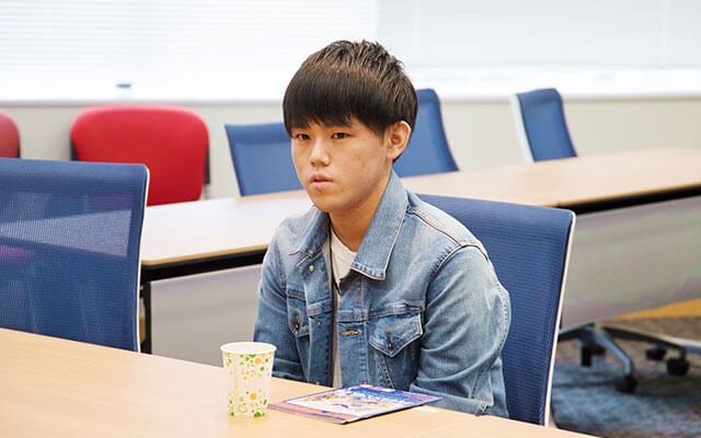 編集部との打ち合わせの様子
