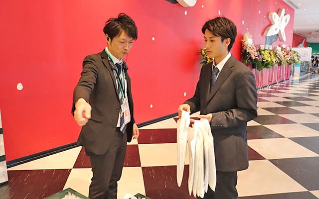 スタッフからのレクチャーの様子