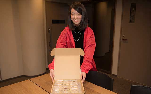 サプライズ成功！大人気のナビルークッキー写真