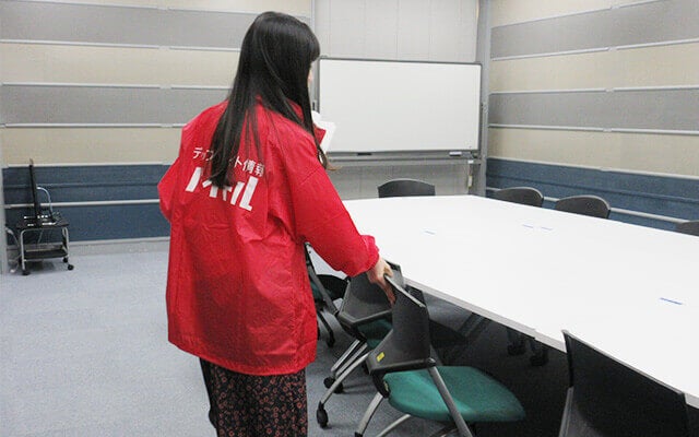 楽屋の片付けの様子2