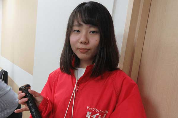 バットを持つ田端さん