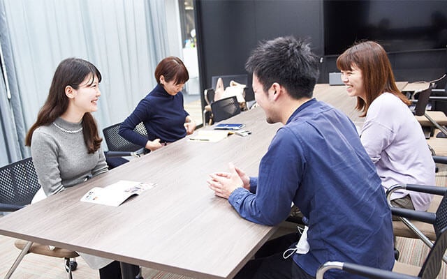 取材内容を打ち合わせ