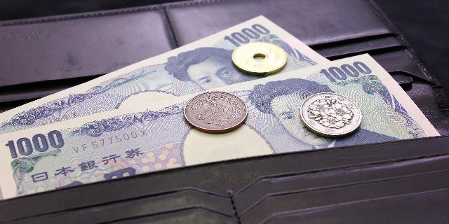 【働き方Q&A】チップをもらったら店長に言うべき?