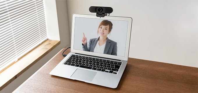 面接もオンラインの時代に!の服装はどうする?