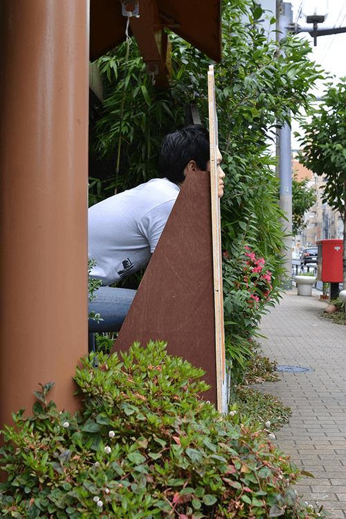 塩谷朋之の顔ハメ看板無料案内所