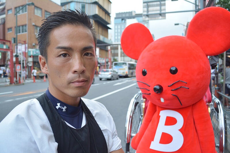 バイチュー、浅草へ:男前な人力車アイドル「東京力車」がご案内