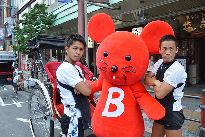バイチュー、浅草へ:男前な人力車アイドル「東京力車」がご案内