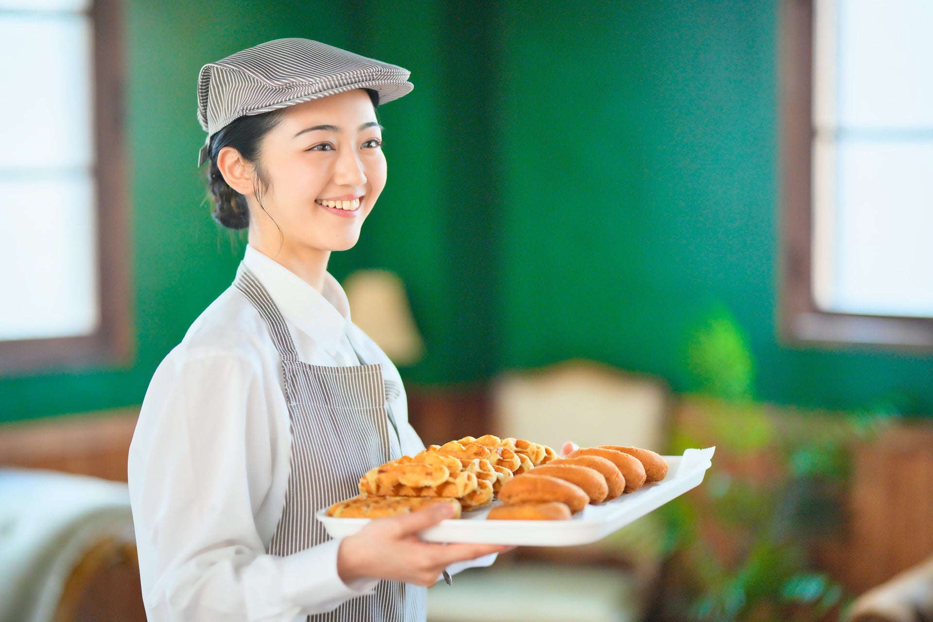 バイト時の女性の髪型画像