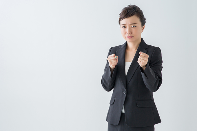 スーツの女性イメージ