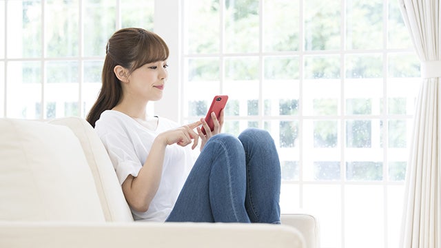 バイトの面接にジーパンやデニムで行くのはマナー違反?ベストなパンツの選び方は?