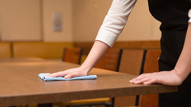 ファミレスでのバイトの仕事内容