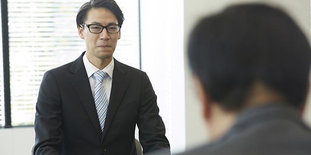 【転職の面接】「最後に何か質問はありますか?」逆質問で好印象を与えるポイント・例文を紹介