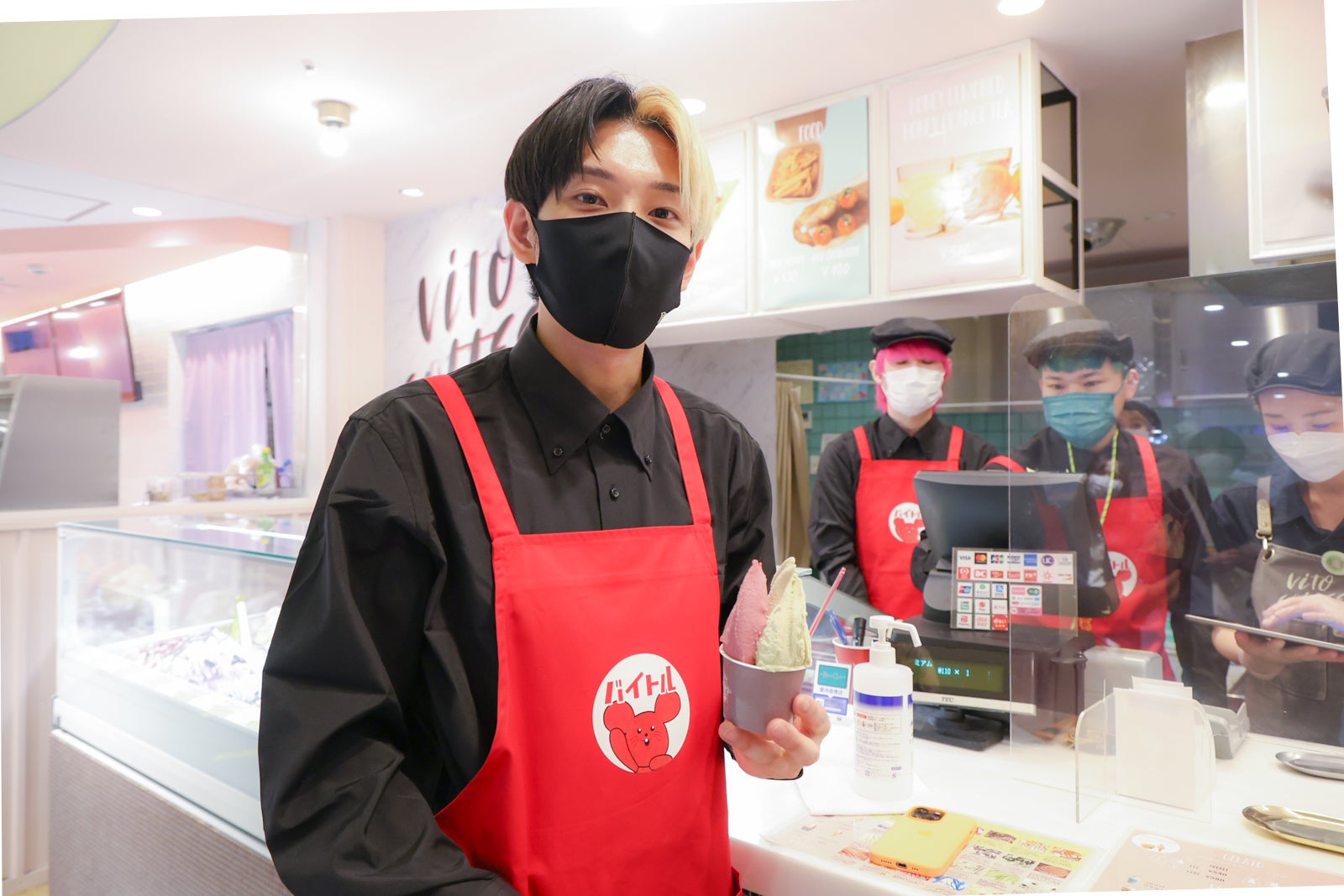 スピード作戦ながらも丁寧な接客を忘れないヒカルチーム!