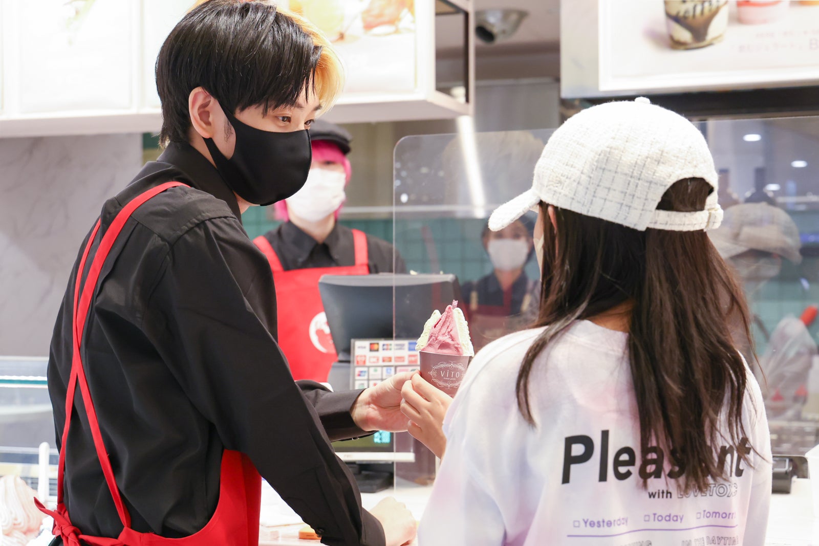 スピード作戦ながらも丁寧な接客を忘れないヒカルチーム!