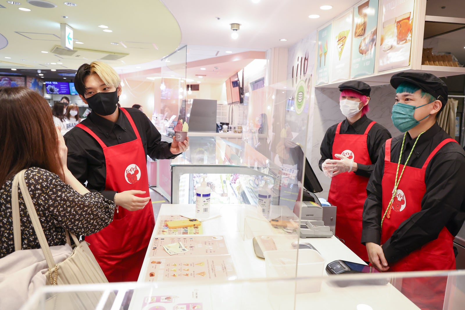 スピード作戦ながらも丁寧な接客を忘れないヒカルチーム!