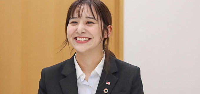 モスバーガー原宿表参道店勤務 八木明日香氏のインタビュー