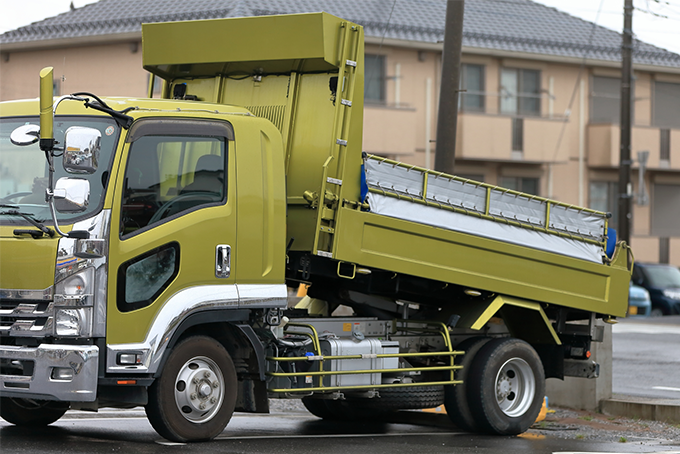 ダンプトラック