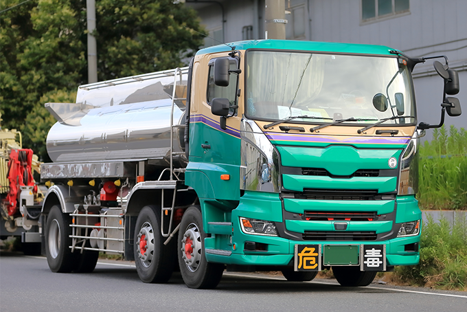 タンクローリー