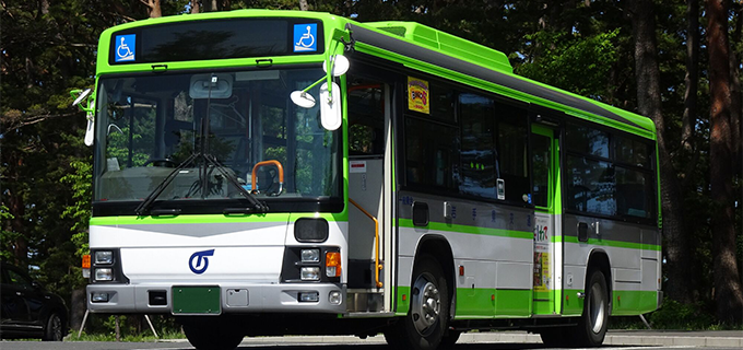 バス運転手の年収は高い?路線バスや観光バスなどの給料の傾向と稼ぐコツをご紹介