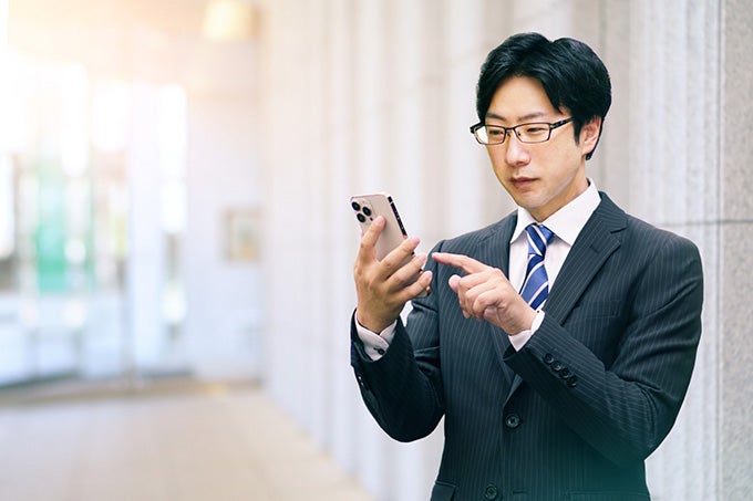 まずは電話連絡をして場合によってメールも送る