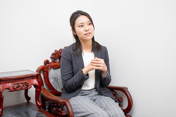 人事部 齋木 千珠子氏のインタビューの様子
