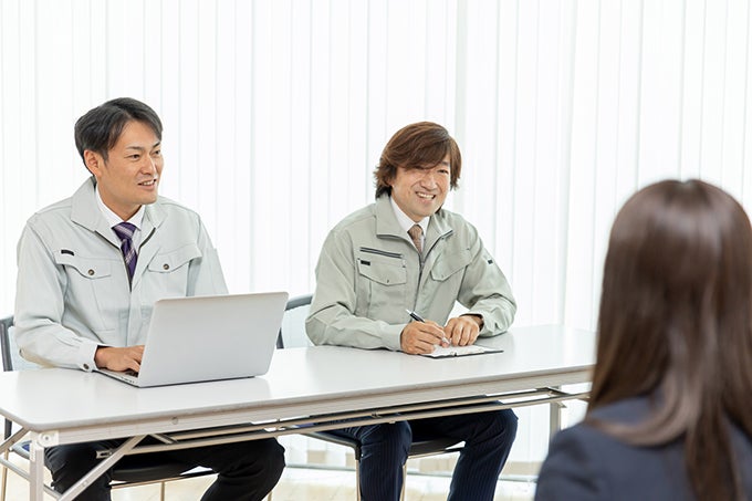 工場のバイト面接でよくある6つの質問と回答例