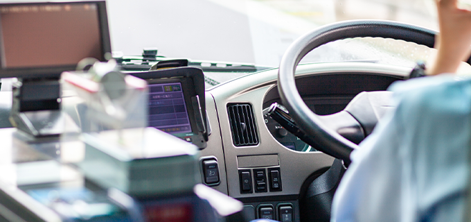 バス運転手の仕事内容を徹底解説!路線バスや観光バスの働き方や一日の流れ