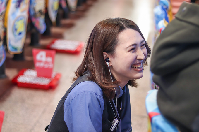 笑顔の接客風景