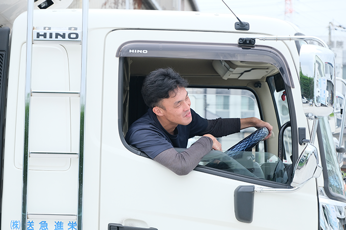 中型免許を活かし、6tトラックを運転