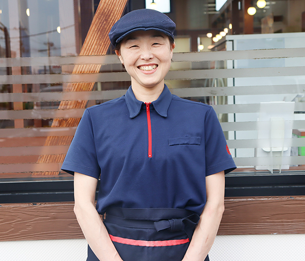 幸楽苑の制服を着用している店長Yさん