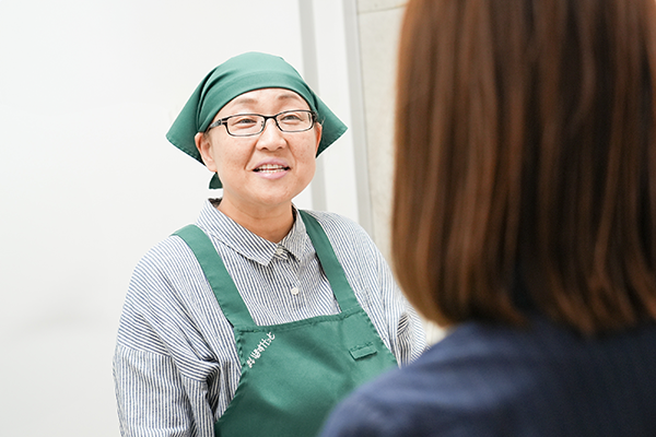 興味を持ったきっかけは、家庭を優先して働けるというママ友からの口コミ