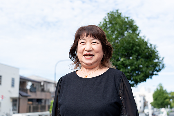 「不安なく仕事を始められたのは収入保証のおかげ」と語るFさん