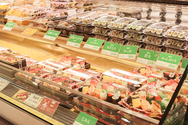 店頭にずらりと並ぶ京樽の商品