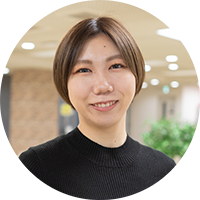 寮で暮らしている派遣社員Yさんの顔写真