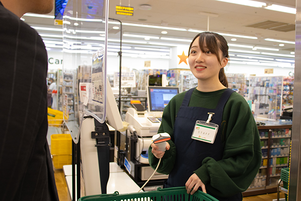 【レジ部門】お仕事中の写真