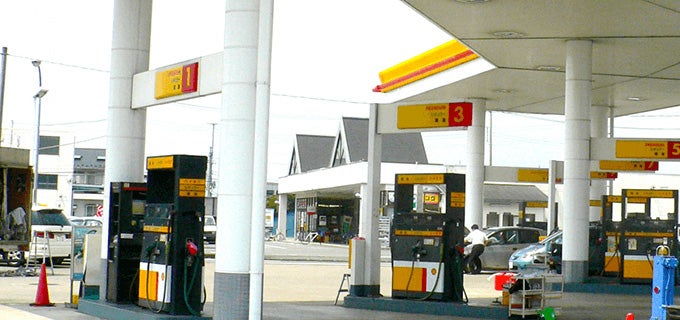 ガソリンスタンドのアルバイトを徹底調査 仕事内容や給料などを解説 バイトルマガジン Boms ボムス ガソリンスタンドのアルバイトを徹底調査 仕事内容や給料などを解説 バイトルマガジン Boms ボムス